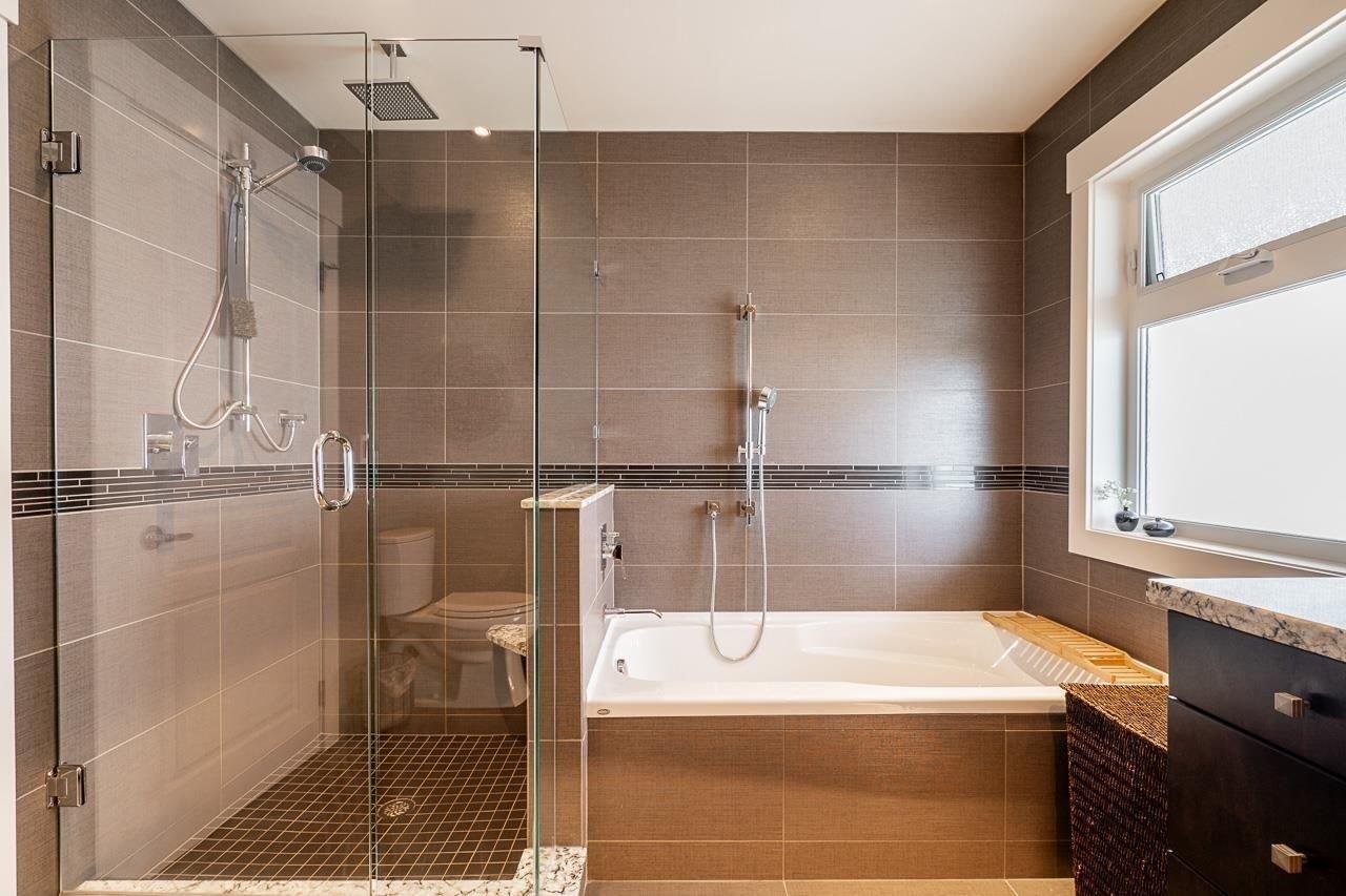 Photo 17 of 13387 13 A Avenue, Surrey BC