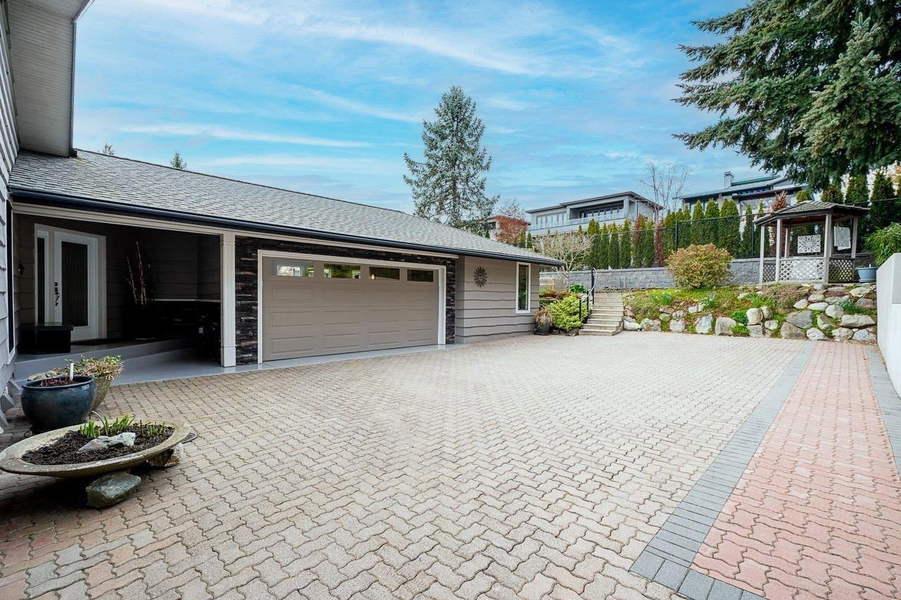 Photo 4 of 13387 13 A Avenue, Surrey BC
