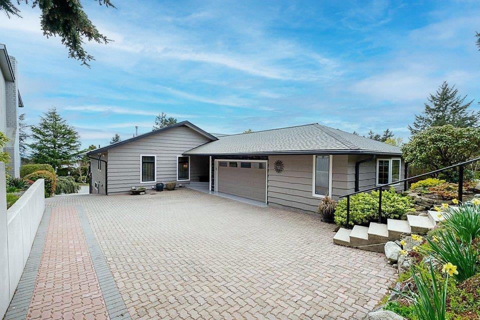 Photo 5 of 13387 13 A Avenue, Surrey BC
