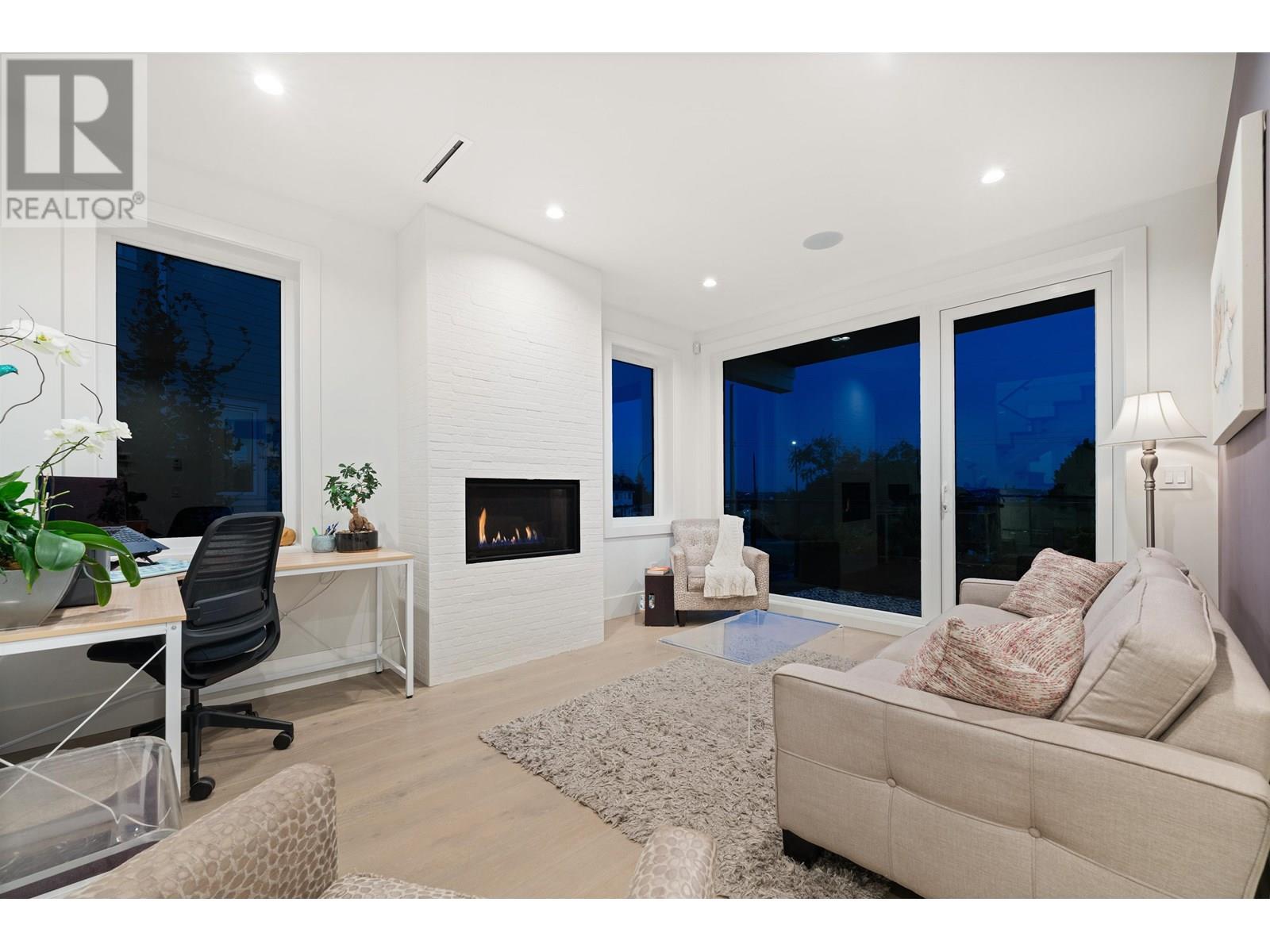 Photo 12 of 336 E Keith Road, North Vancouver BC