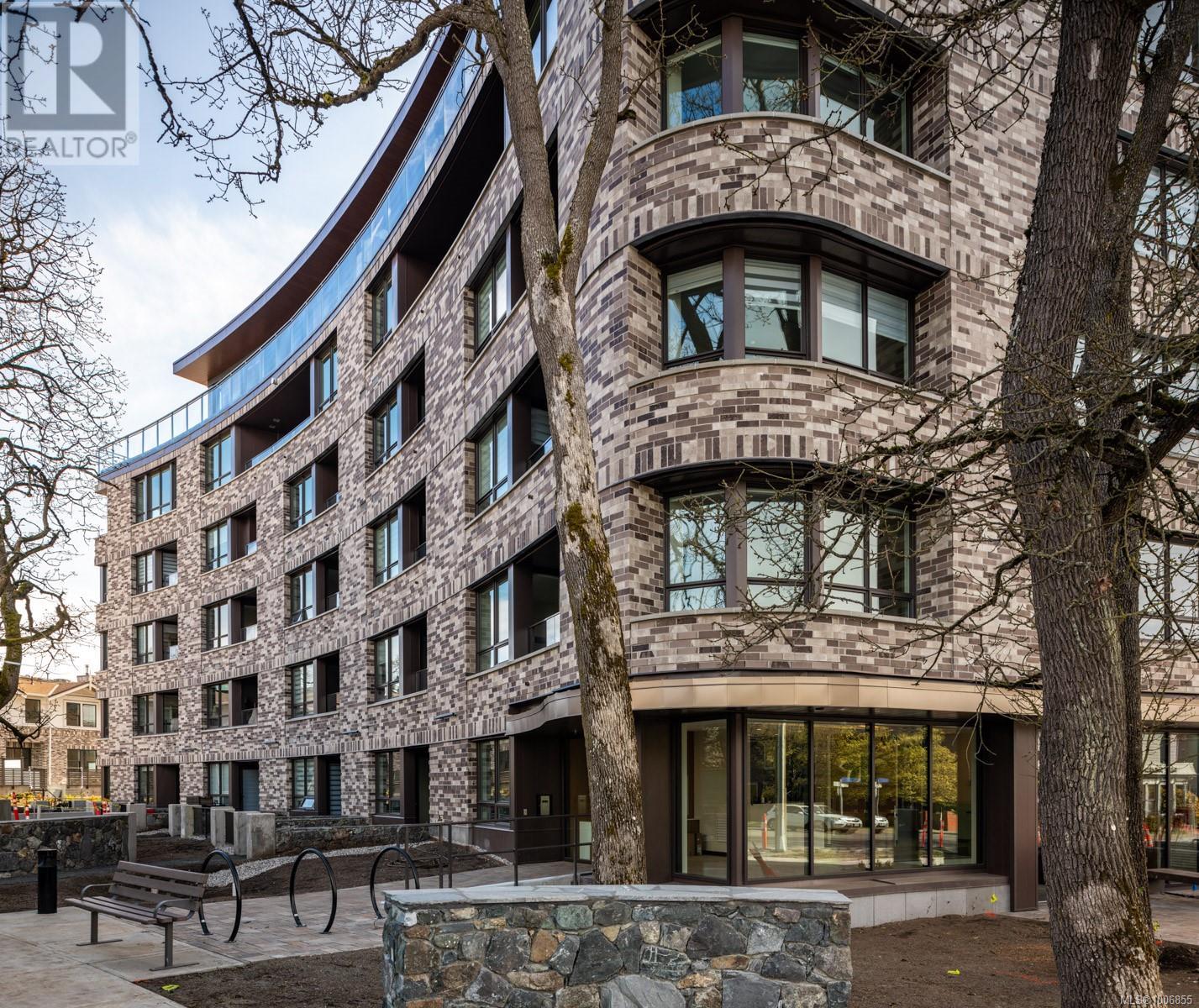 601 1201 Fort Street, Victoria