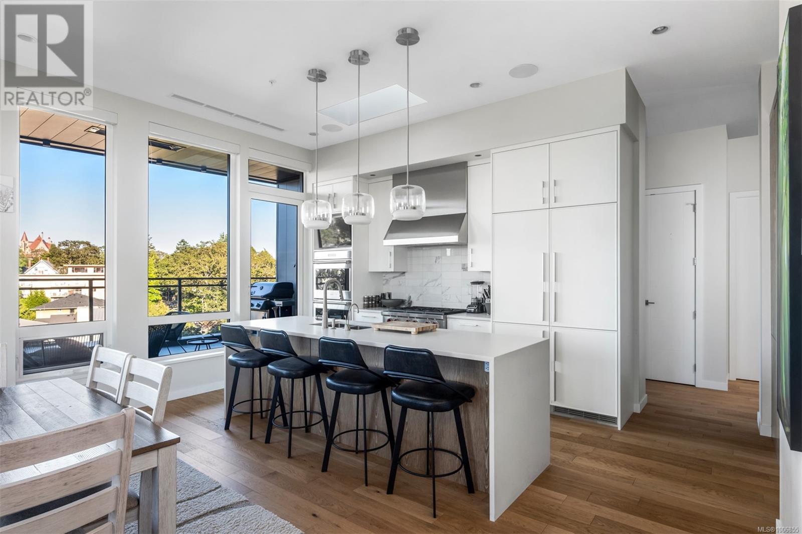 601 1201 Fort Street, Victoria