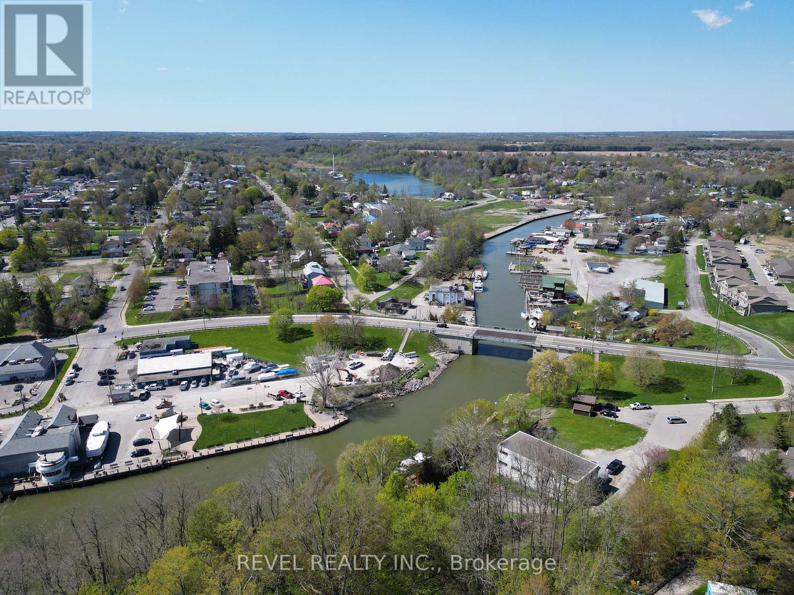Photo 39 of 68 Hamilton Plank Road, Norfolk ON