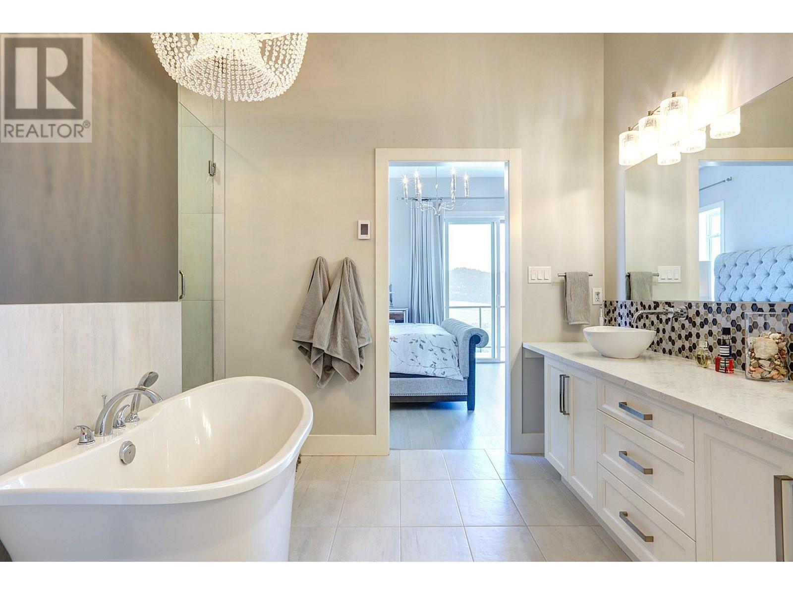 7716 Okanagan Hills Boulevard Unit# 2, Vernon