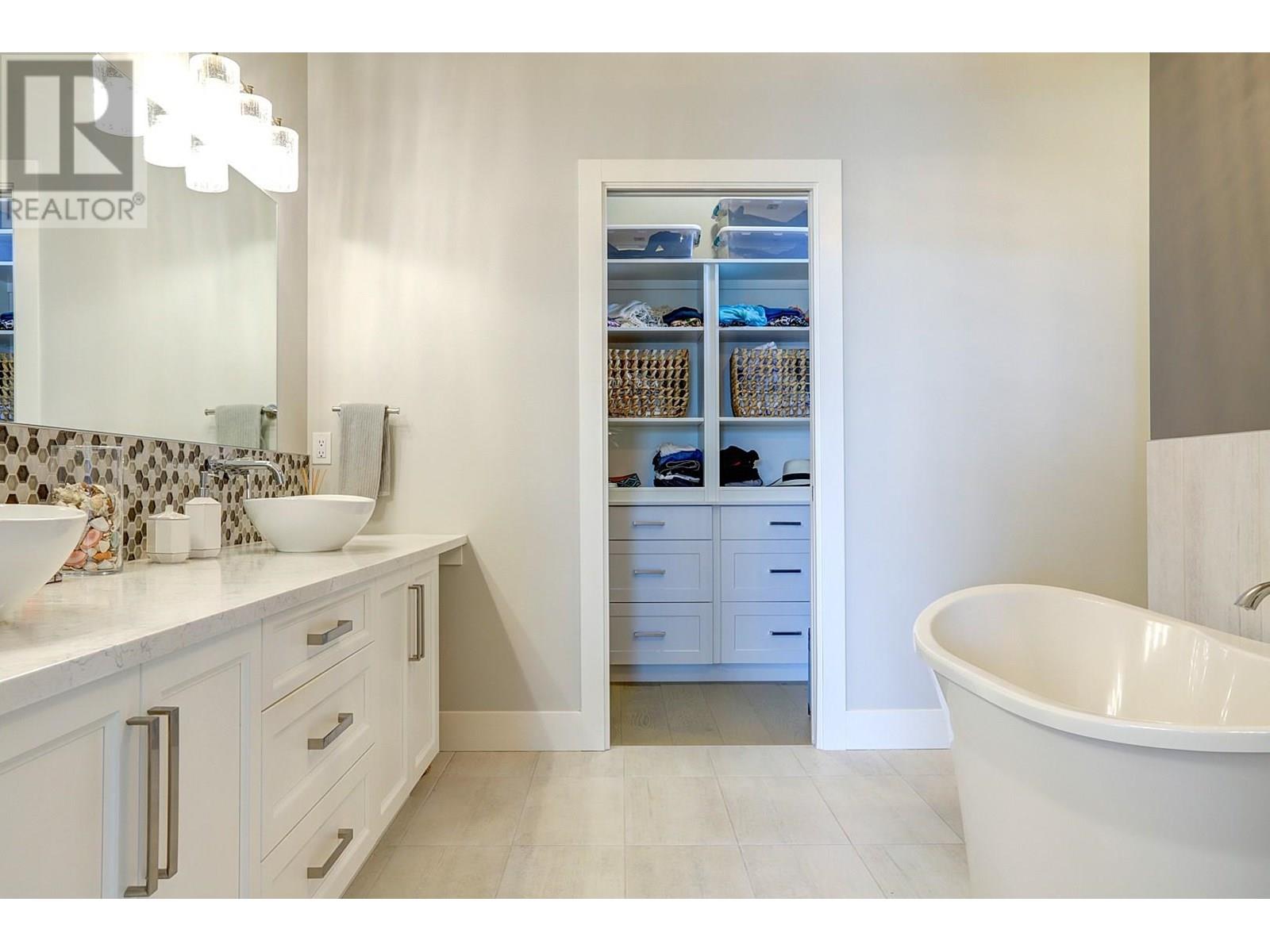 7716 Okanagan Hills Boulevard Unit# 2, Vernon