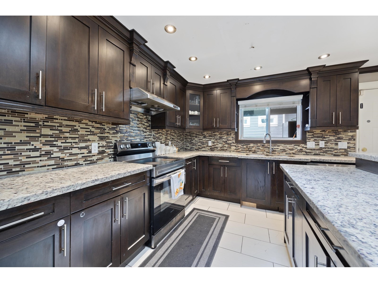 Photo 13 of 7724 122 Street, Surrey BC