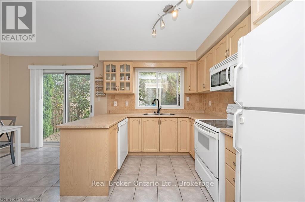 Photo 23 of 2189 Shorncliffe Boulevard, Oakville ON