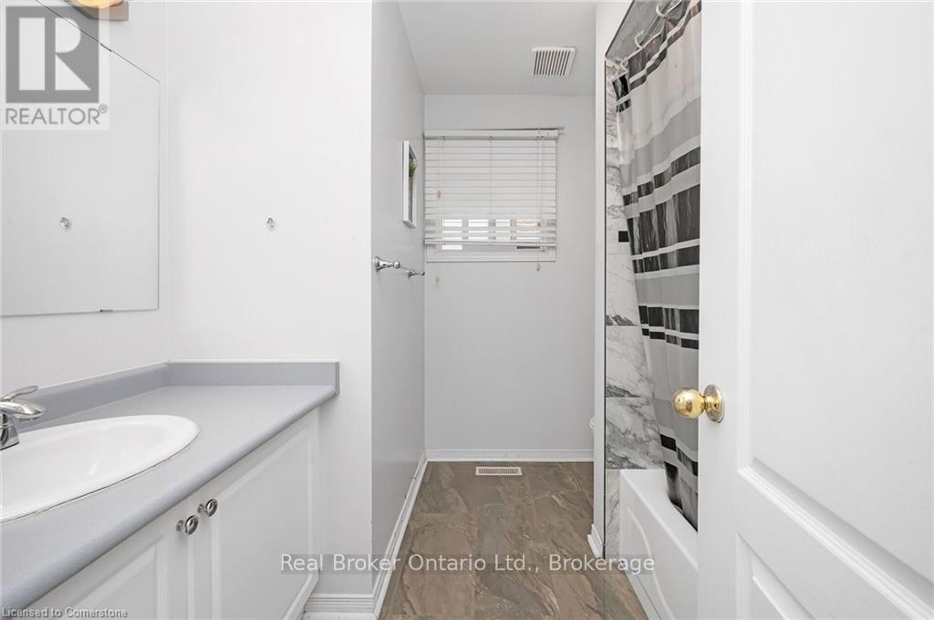 Photo 11 of 2189 Shorncliffe Boulevard, Oakville ON