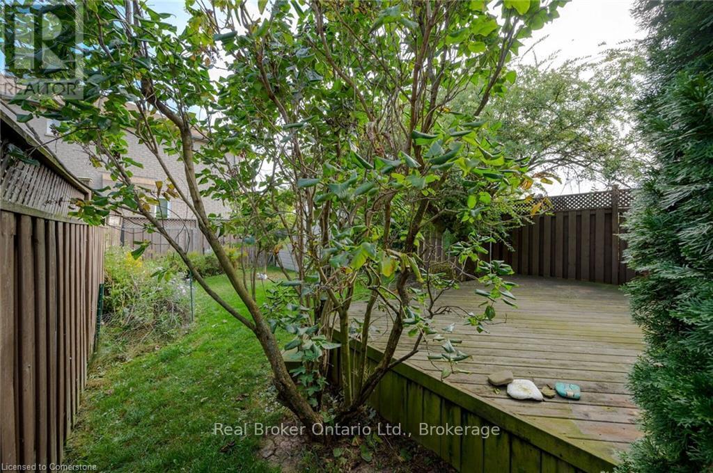 Photo 13 of 2189 Shorncliffe Boulevard, Oakville ON