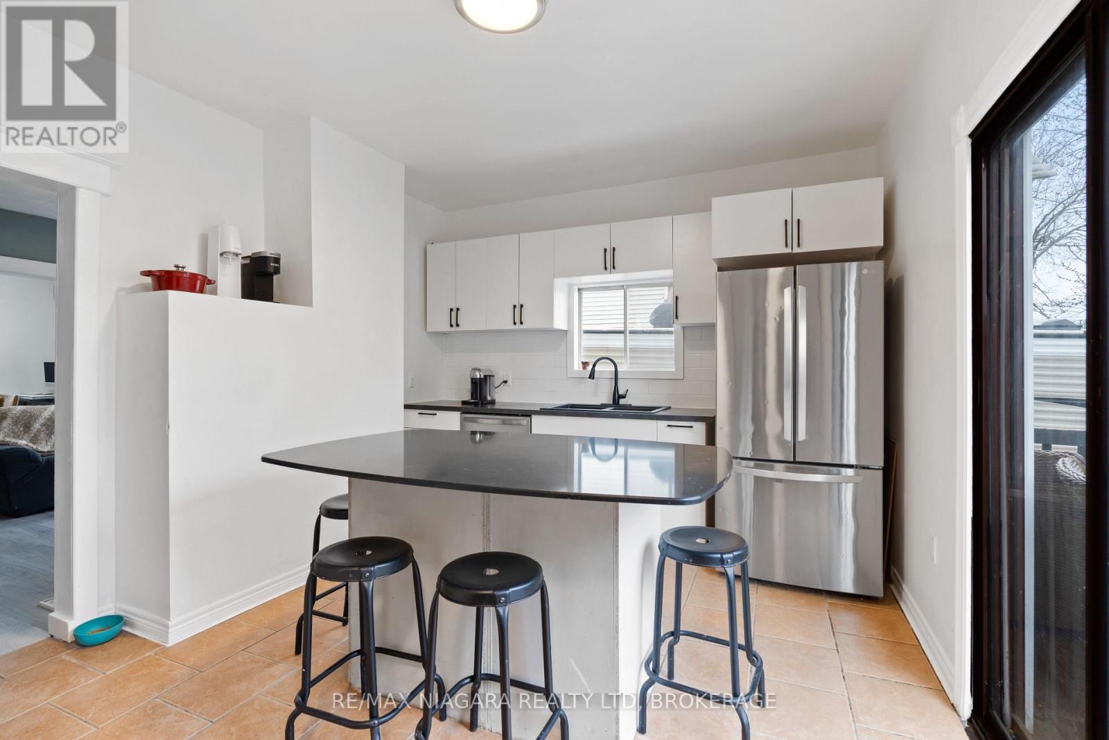 Photo 11 of 4761 Epworth Circle, Niagara Falls ON