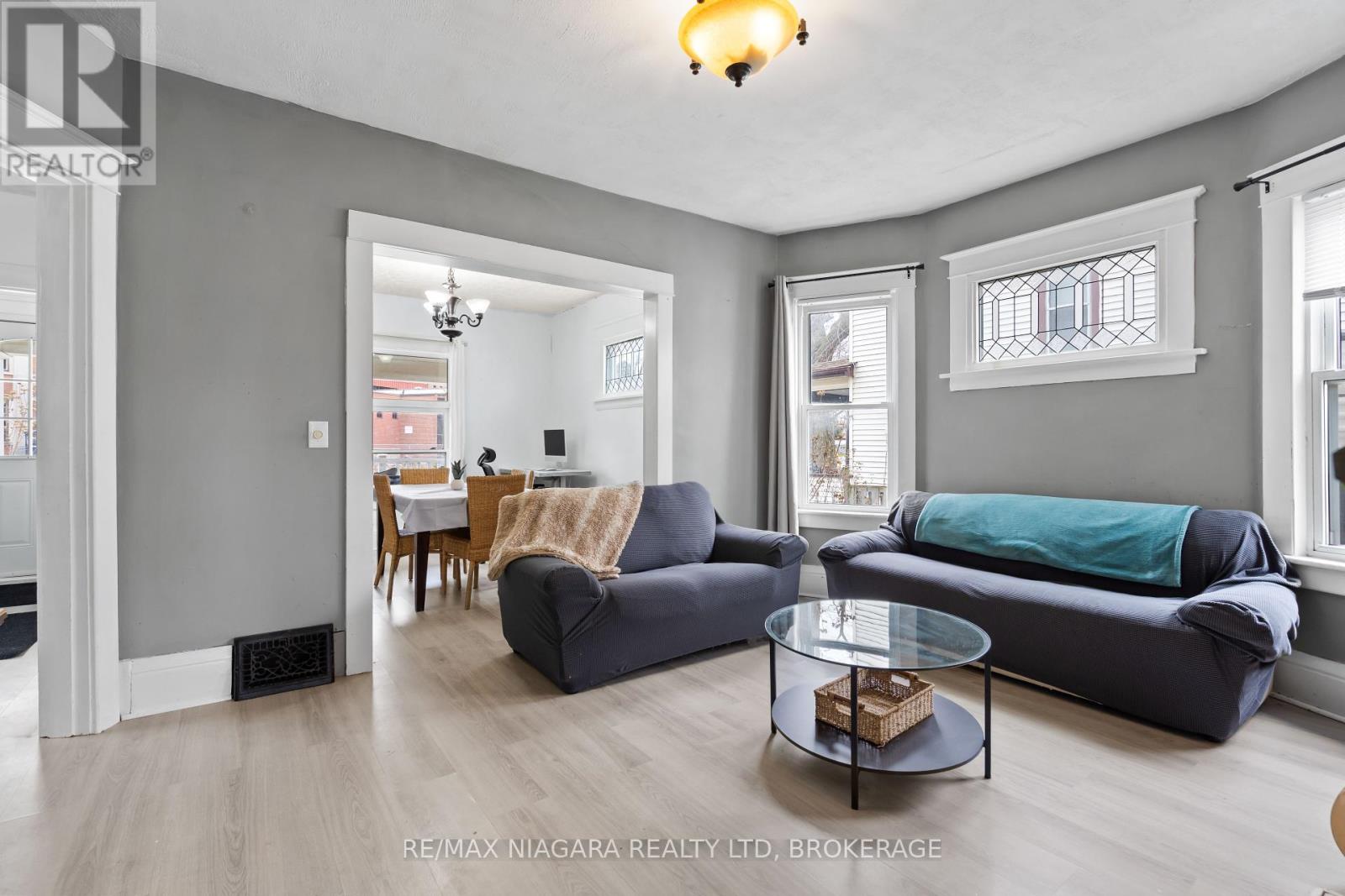 Photo 7 of 4761 Epworth Circle, Niagara Falls ON