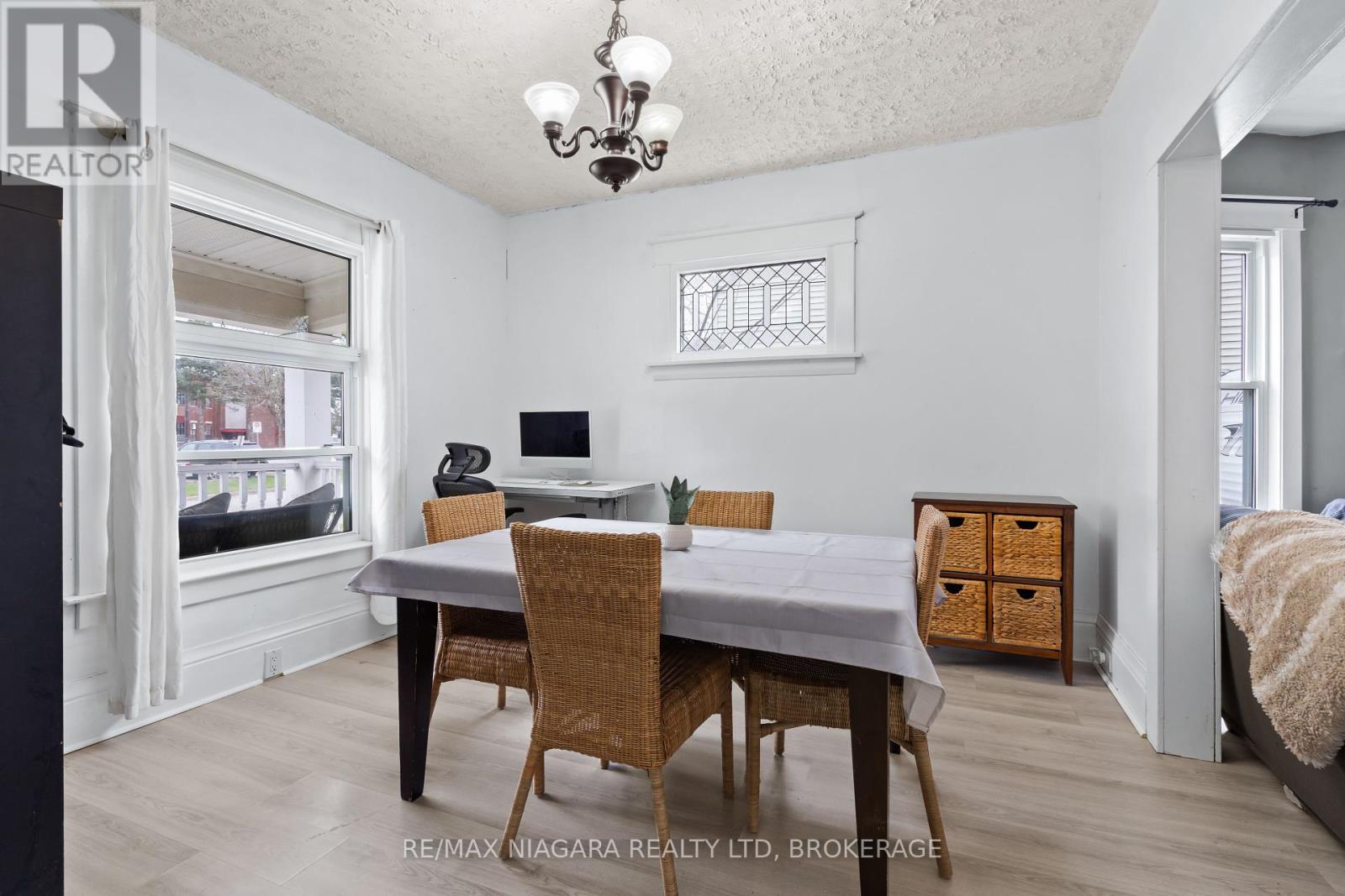 Photo 8 of 4761 Epworth Circle, Niagara Falls ON