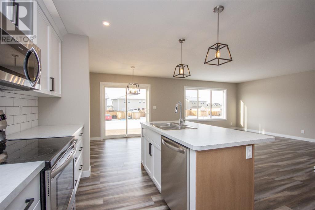 Photo 4 of 4429 53 Street, Rocky Mountain House AB