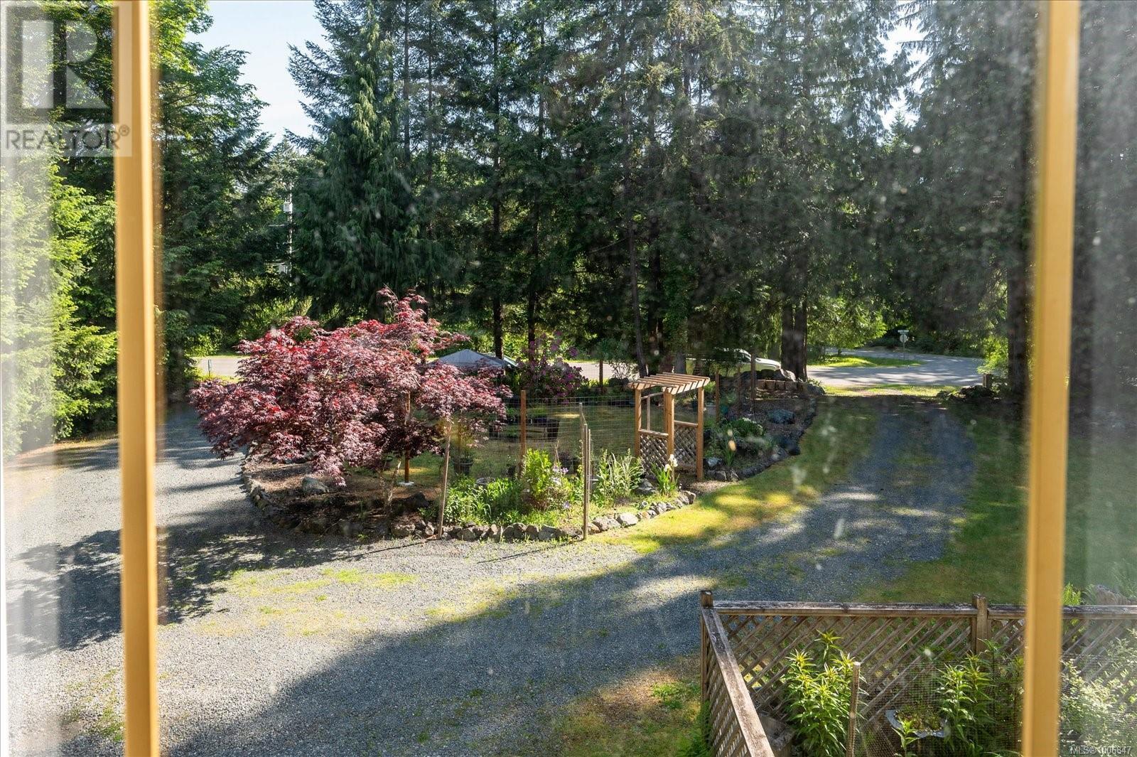 Photo 24 of 4672 Thompson Clarke Dr E, Bowser BC