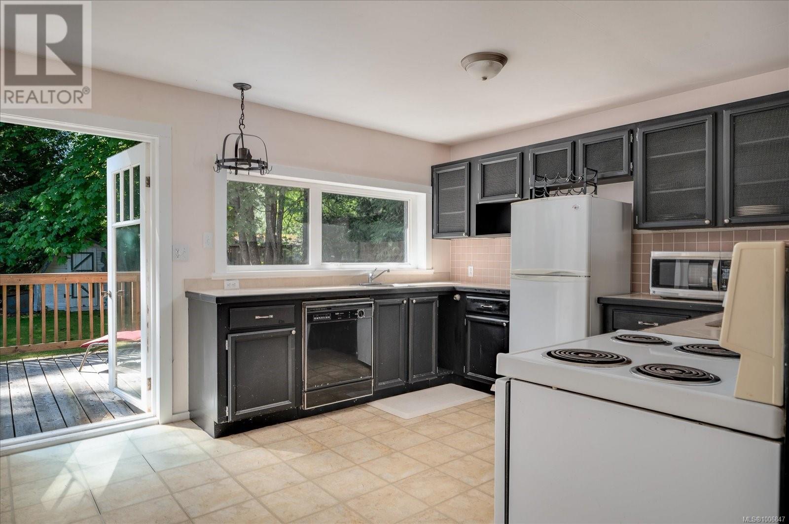 Photo 39 of 4672 Thompson Clarke Dr E, Bowser BC