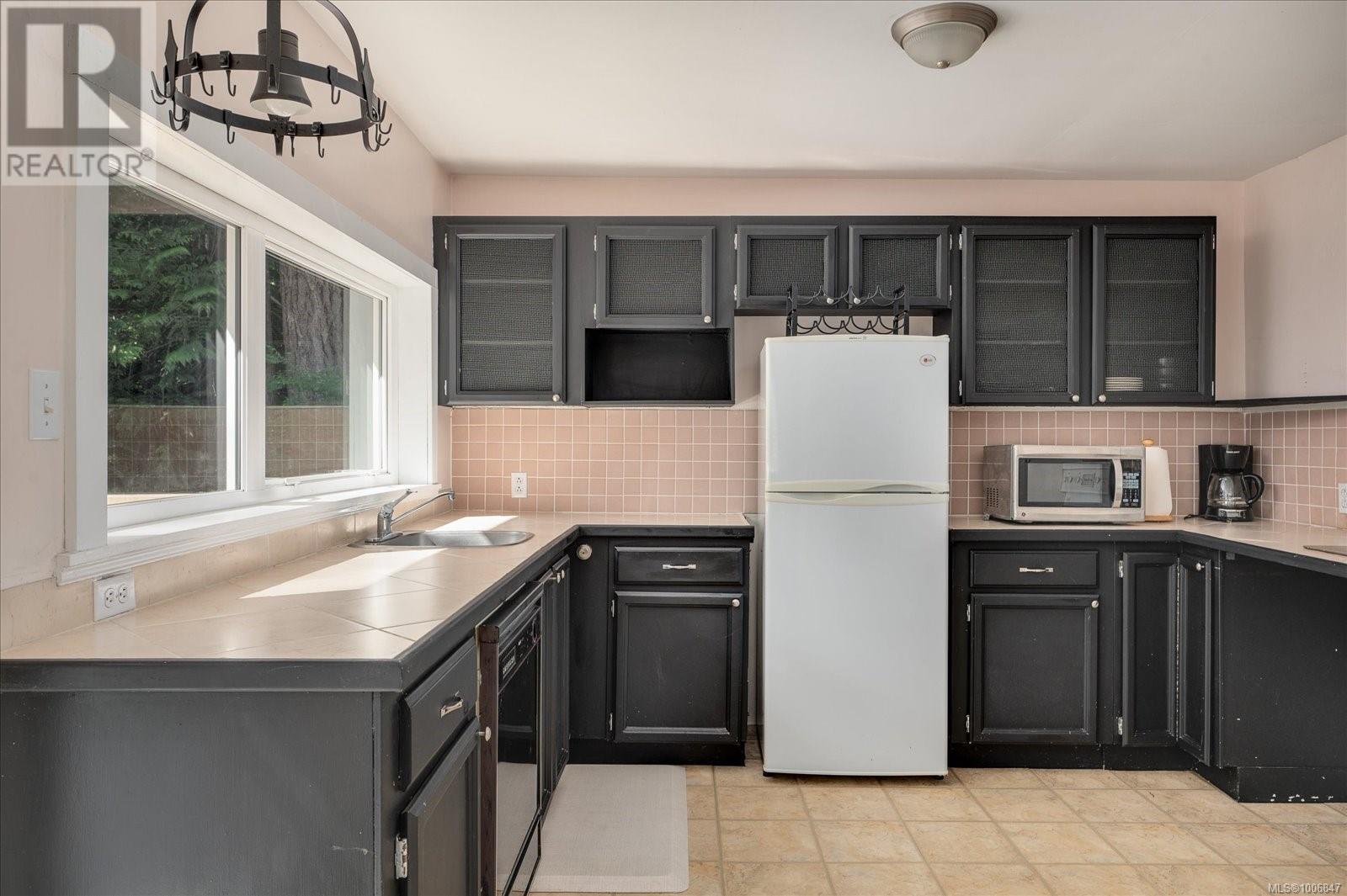 Photo 41 of 4672 Thompson Clarke Dr E, Bowser BC
