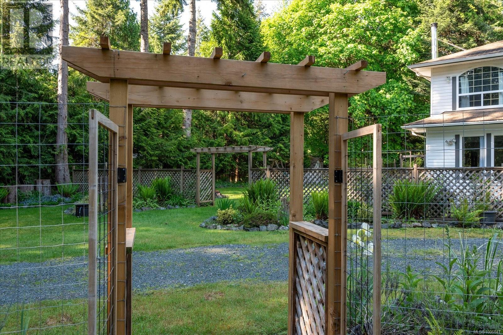 Photo 52 of 4672 Thompson Clarke Dr E, Bowser BC