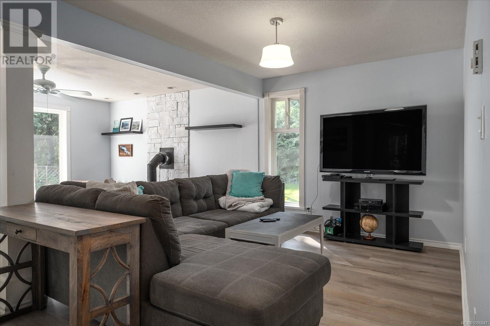 Photo 6 of 4672 Thompson Clarke Dr E, Bowser BC