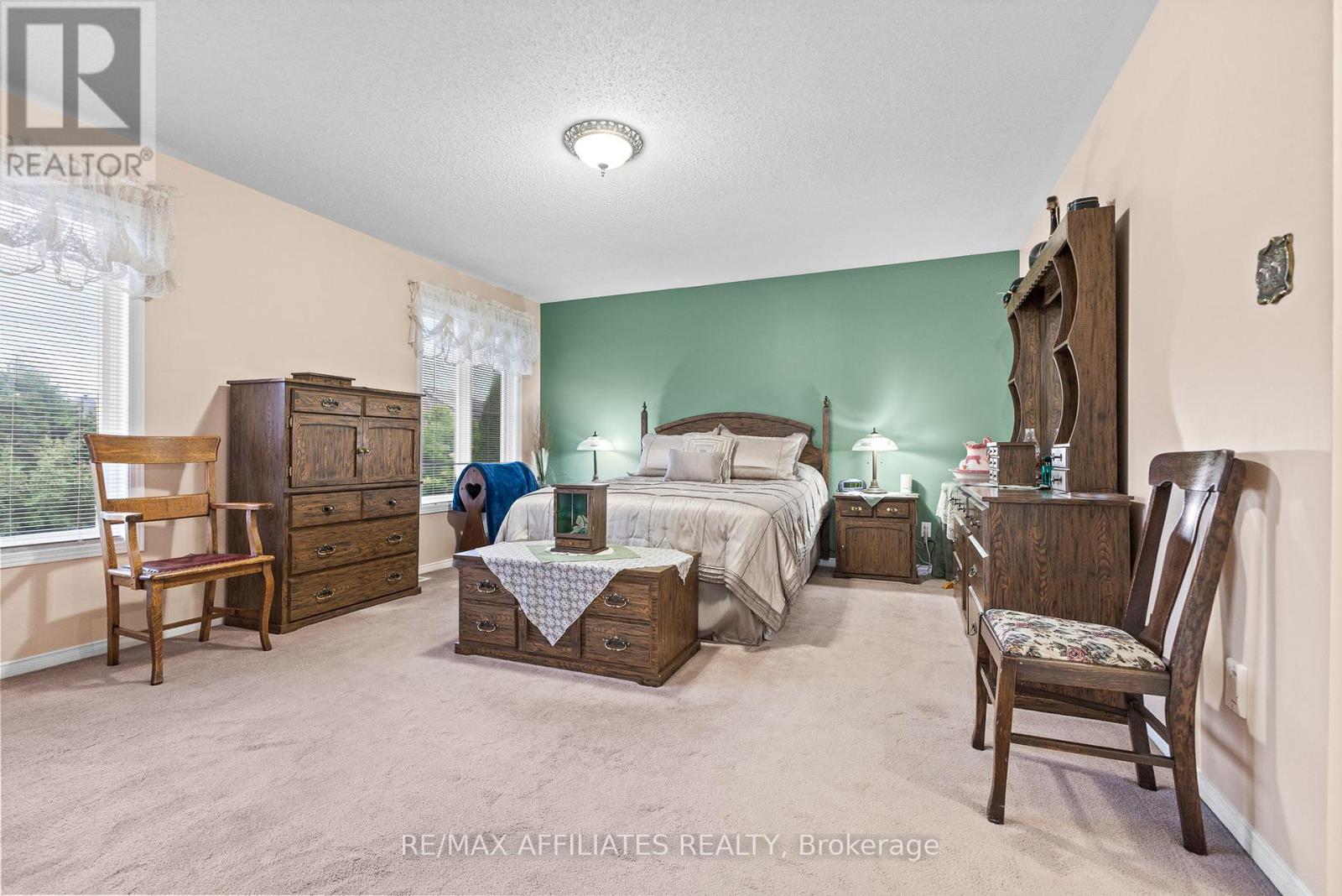 Photo 8 of 176 Windhurst Drive, Ottawa ON