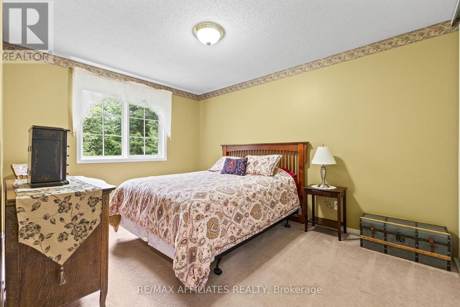 Photo 5 of 176 Windhurst Drive, Ottawa ON