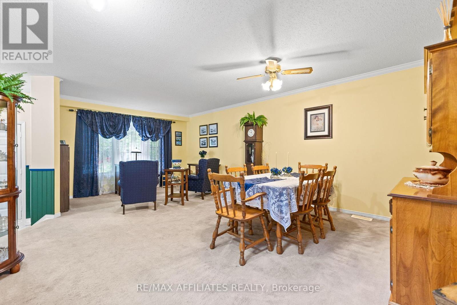 Photo 15 of 176 Windhurst Drive, Ottawa ON