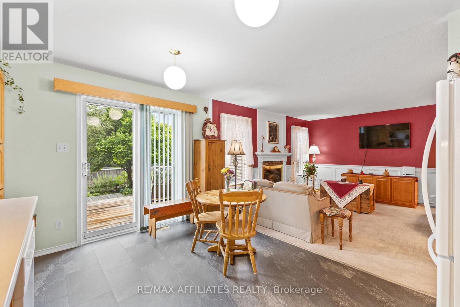 Photo 3 of 176 Windhurst Drive, Ottawa ON