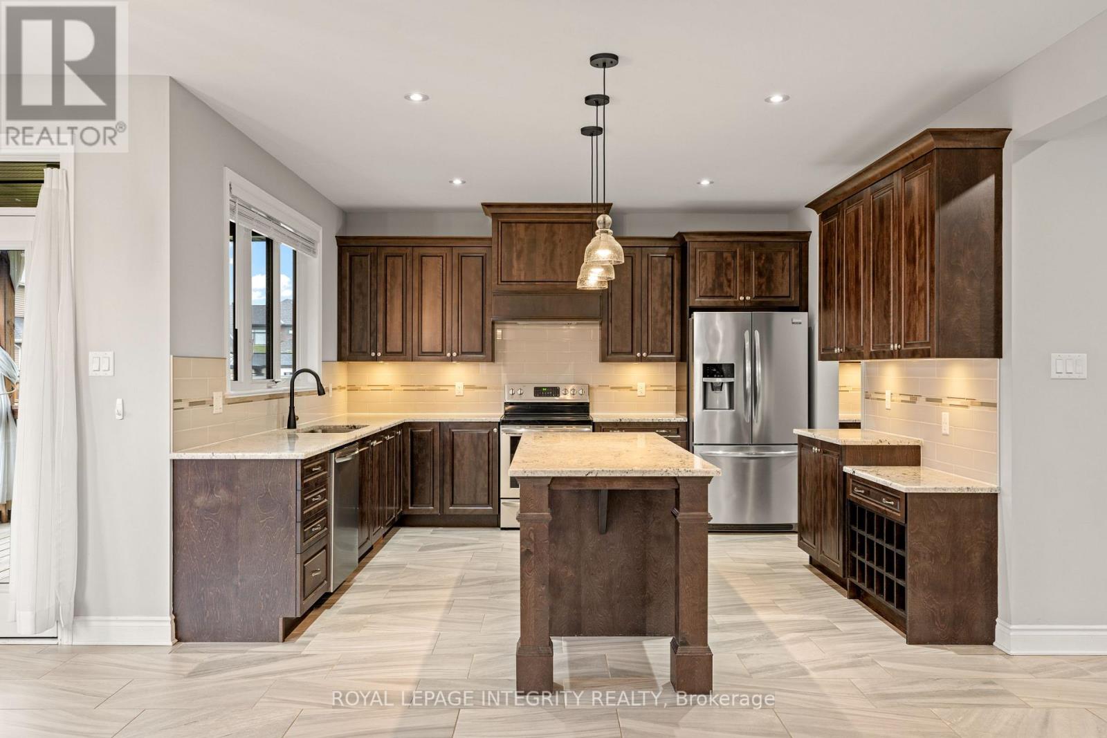Photo 9 of 110 Talos Circle, Ottawa ON