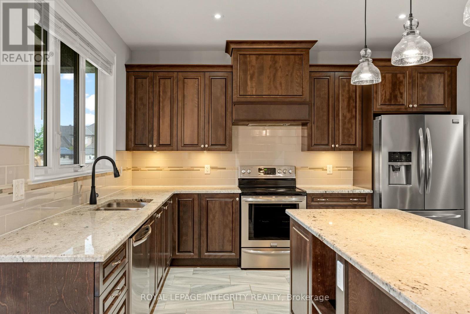 Photo 16 of 110 Talos Circle, Ottawa ON