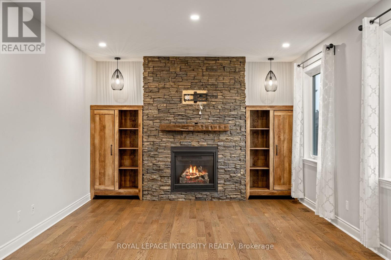 Photo 3 of 110 Talos Circle, Ottawa ON