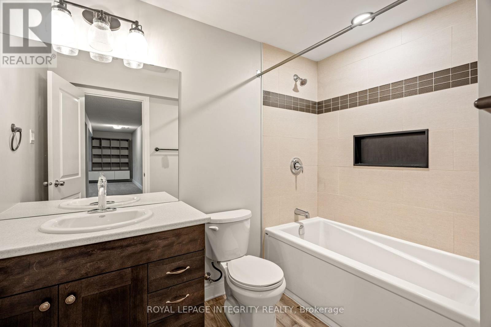 Photo 5 of 110 Talos Circle, Ottawa ON