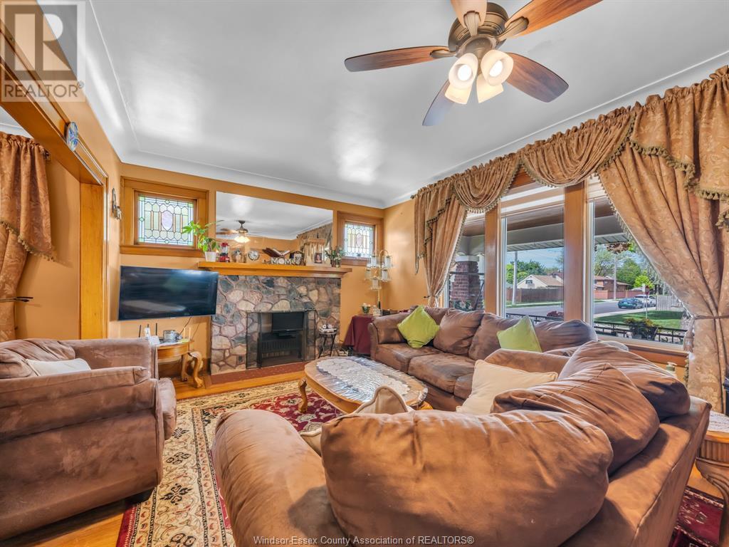 Photo 10 of 1407 Hall, Windsor ON