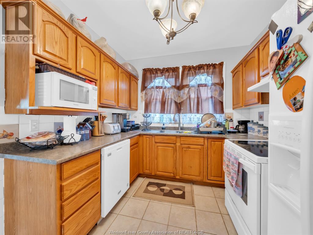 Photo 17 of 1407 Hall, Windsor ON