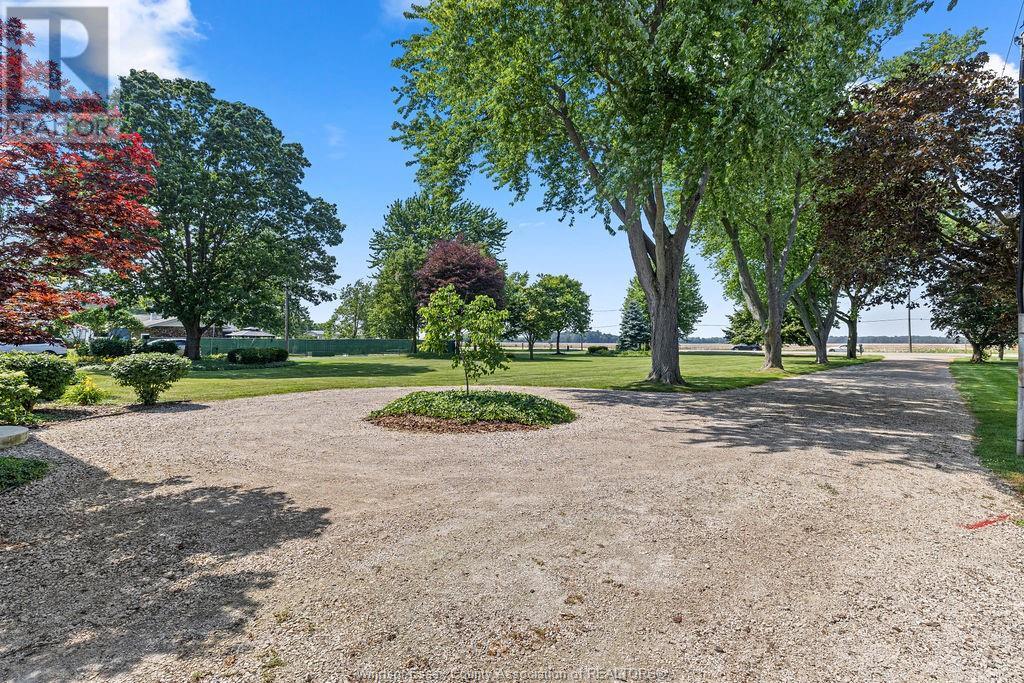 Photo 5 of 1695 Heritage, Kingsville ON