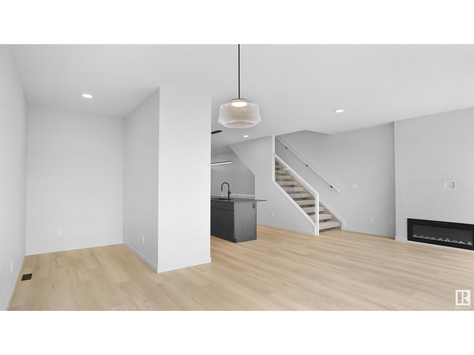 Photo 21 of 109 Elsinore Pl Nw, Edmonton AB