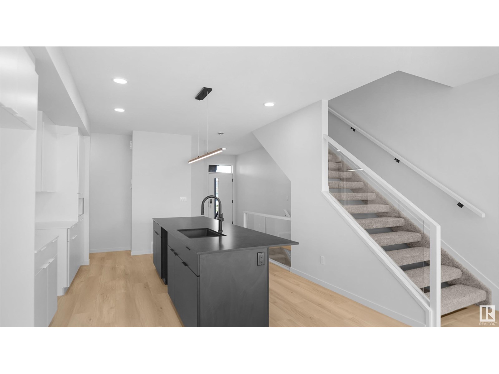 Photo 6 of 109 Elsinore Pl Nw, Edmonton AB