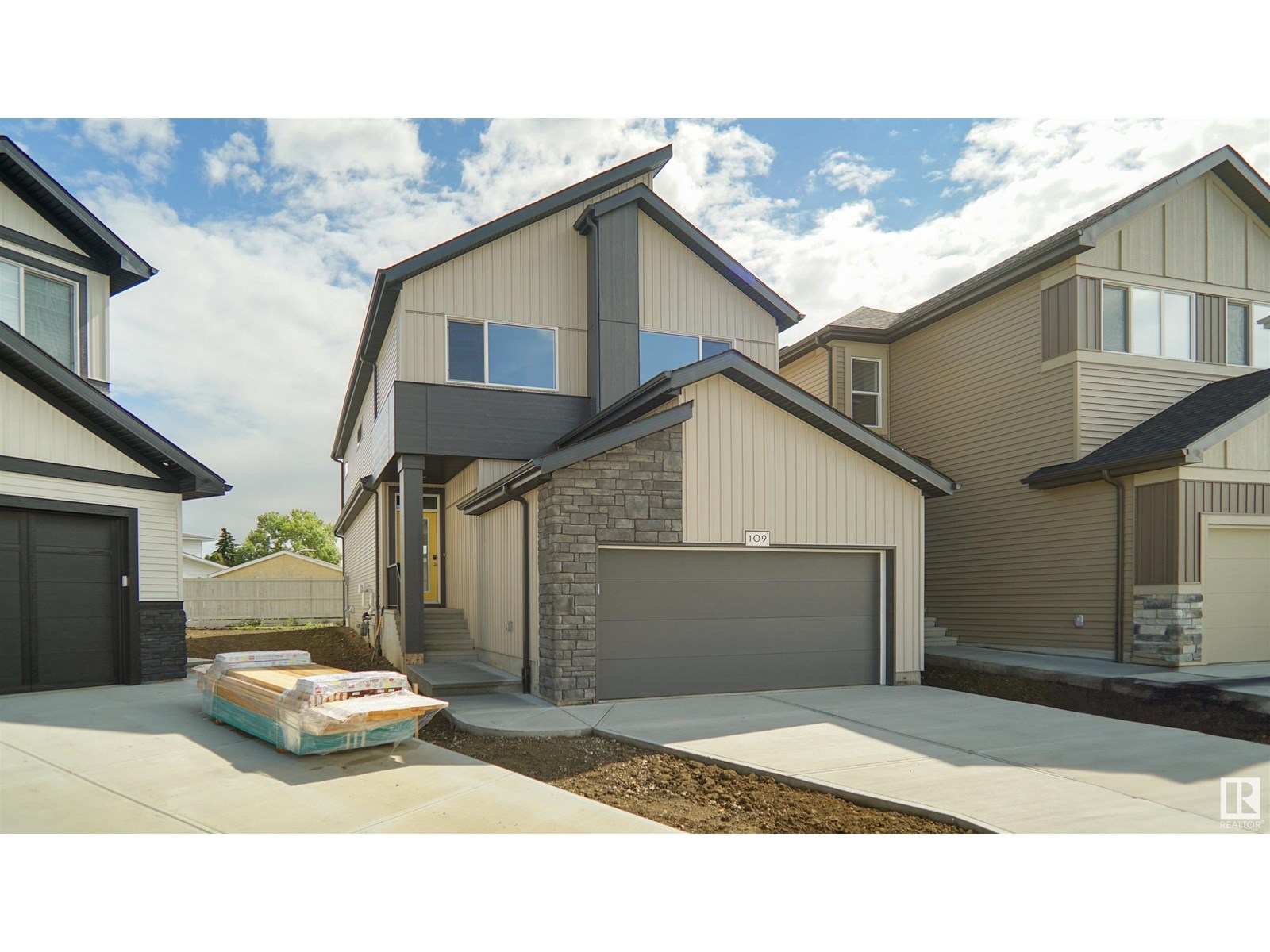 Photo 1 of 109 Elsinore Pl Nw, Edmonton AB