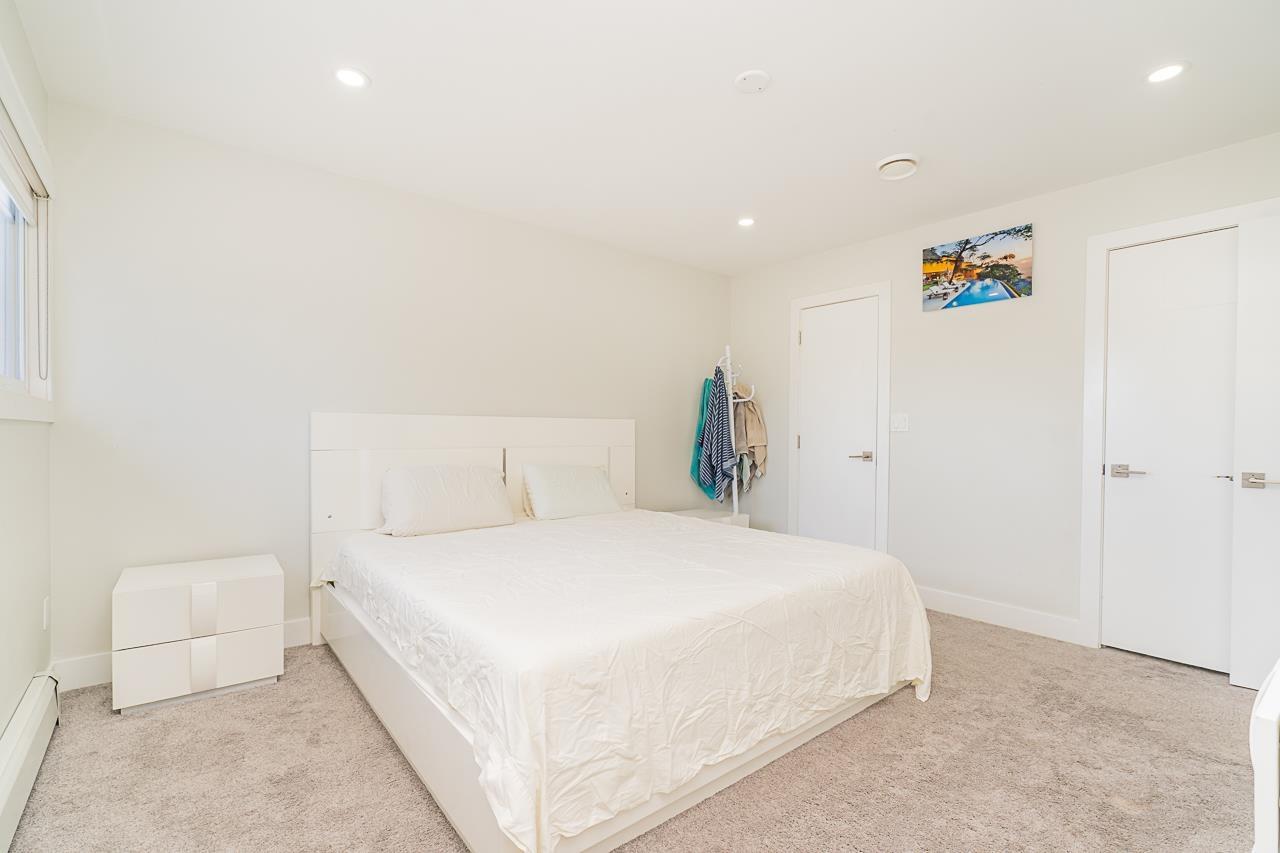 Photo 15 of 11553 83 Avenue, Delta BC