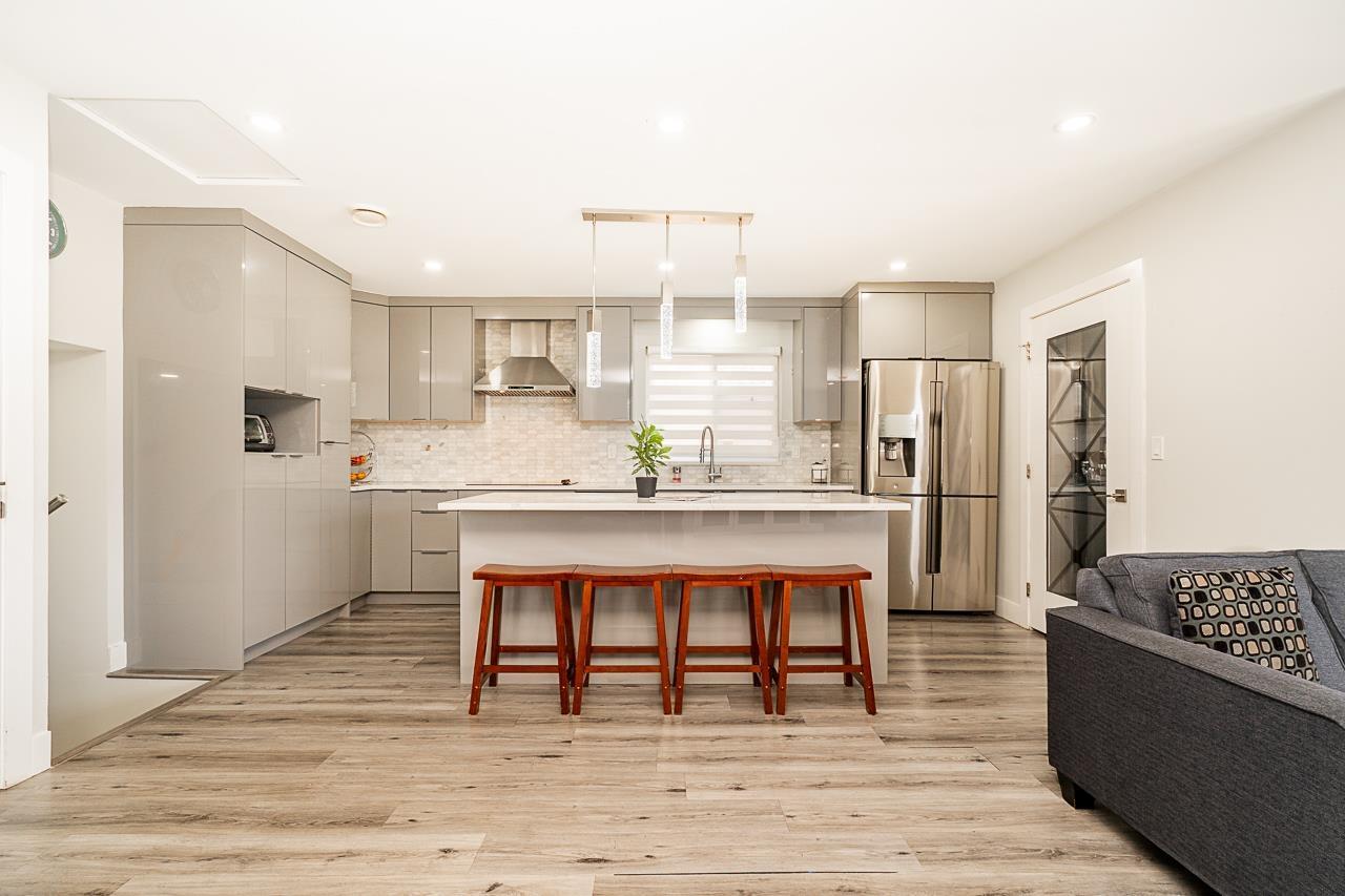 Photo 2 of 11553 83 Avenue, Delta BC