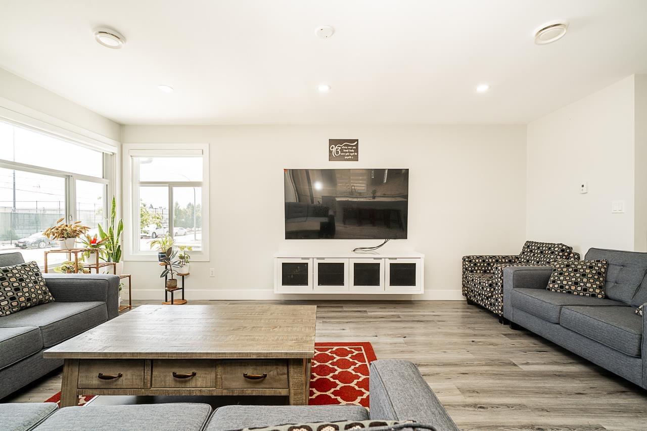Photo 5 of 11553 83 Avenue, Delta BC