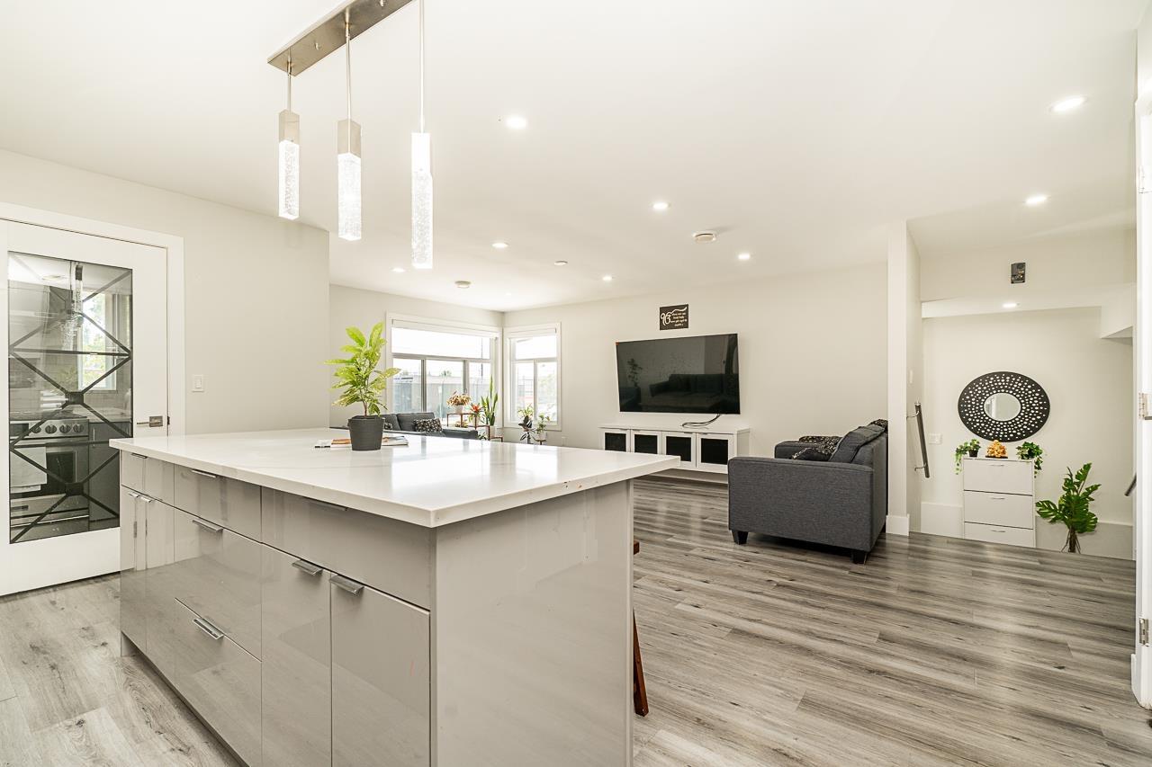 Photo 10 of 11553 83 Avenue, Delta BC