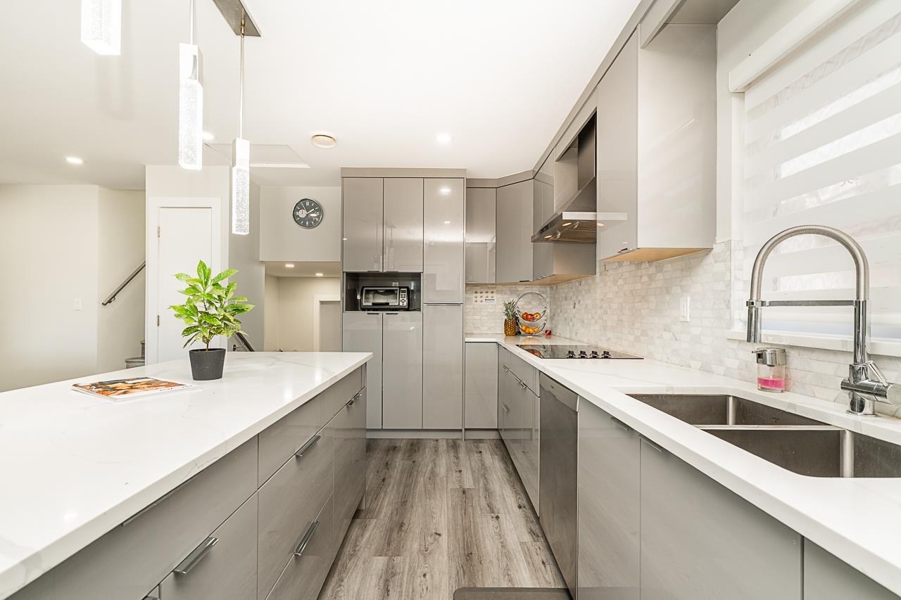 Photo 8 of 11553 83 Avenue, Delta BC