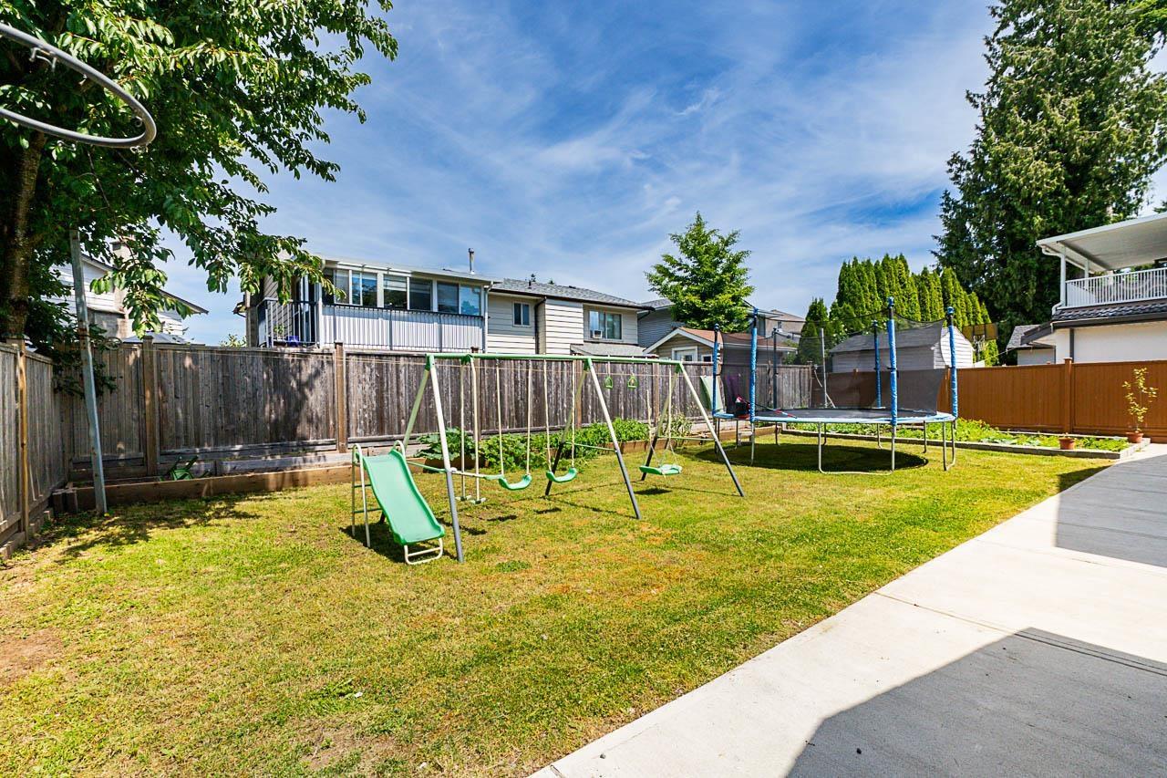 Photo 25 of 11553 83 Avenue, Delta BC