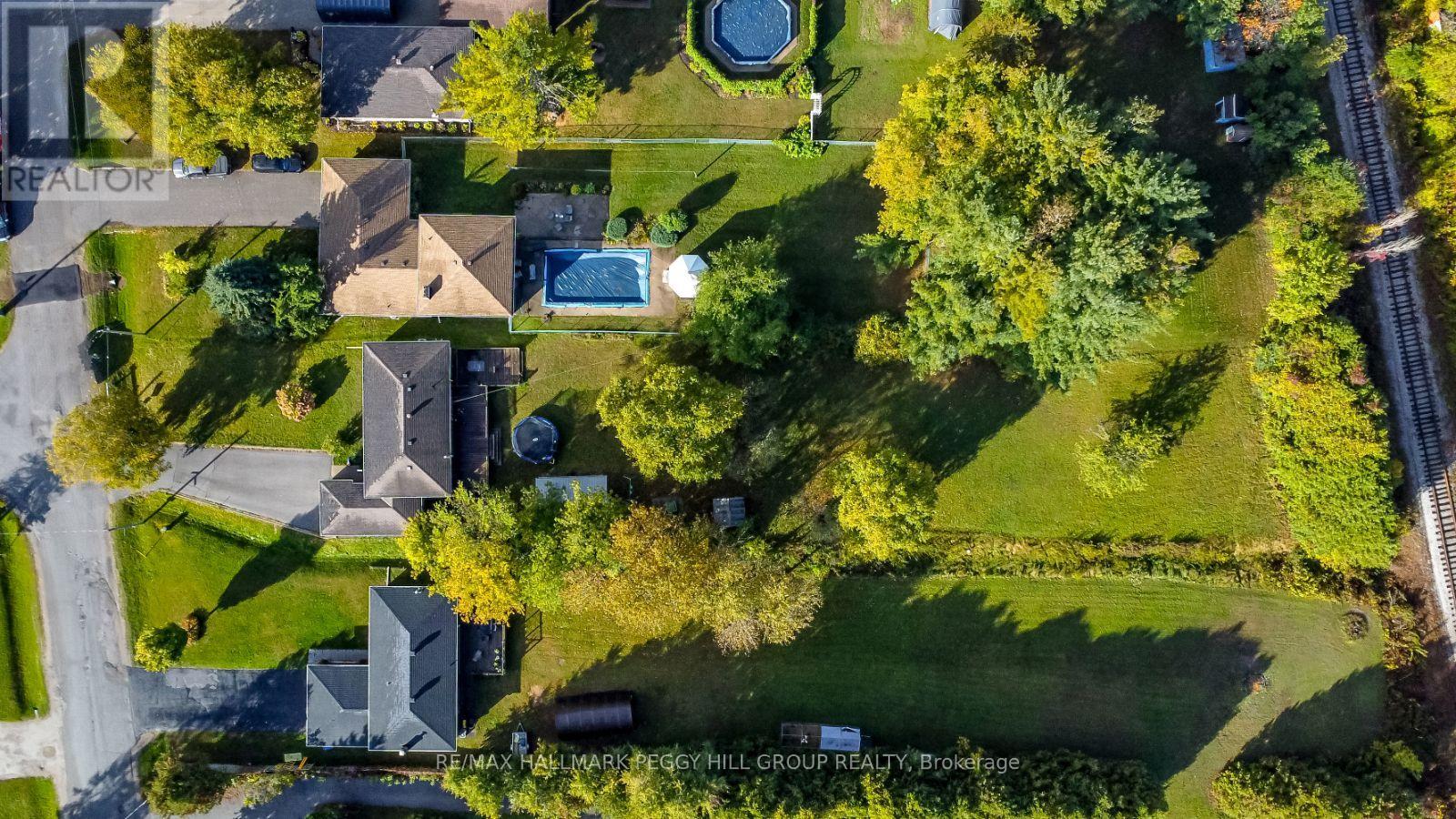 Photo 14 of 215 Phillips Street, Barrie ON