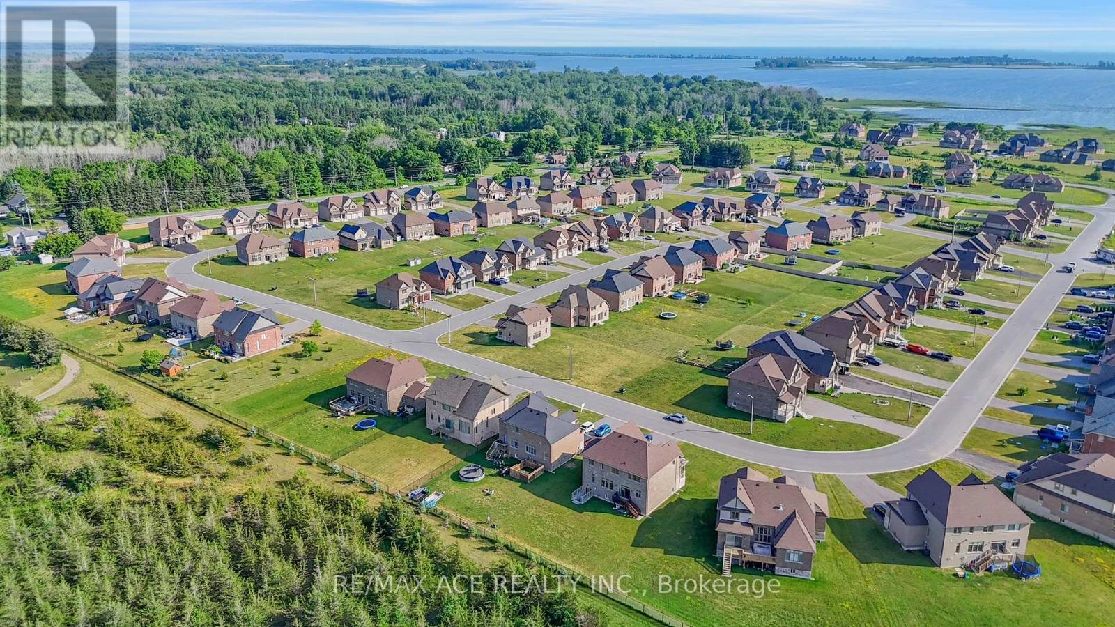 Photo 7 of 37 Summer Breeze Drive, Quinte West ON