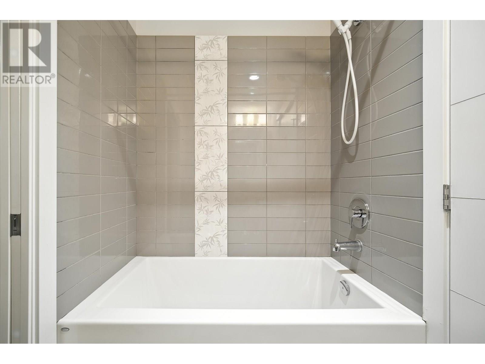 Photo 16 of 409 2465 Wilson Avenue, Coquitlam BC