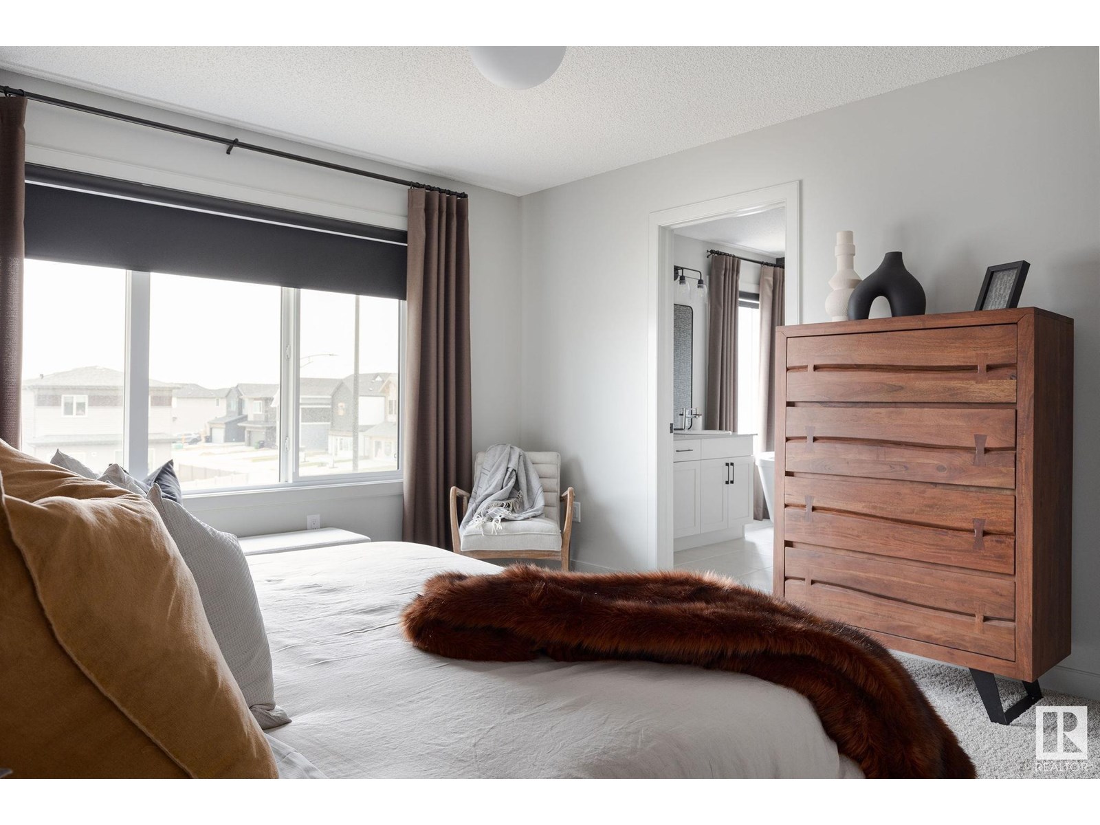 Photo 10 of 2209 192 A St Nw, Edmonton AB