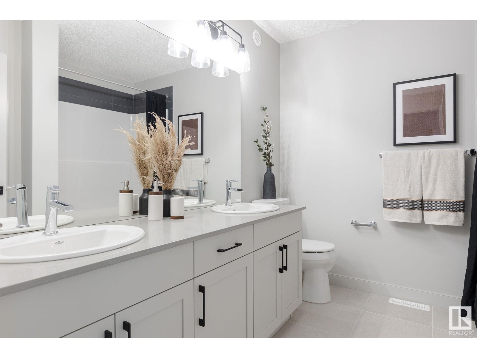 Photo 17 of 2209 192 A St Nw, Edmonton AB