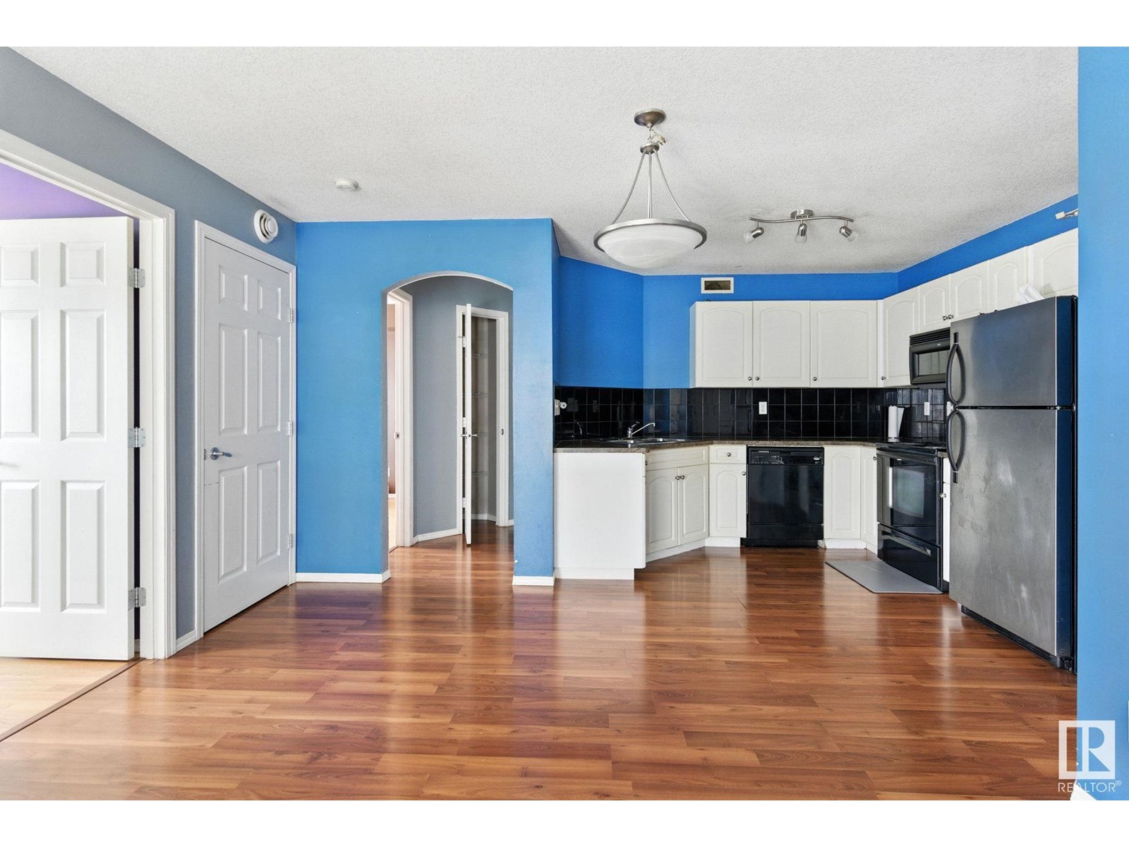 Photo 18 of 43 150 Edwards Dr Sw, Edmonton AB