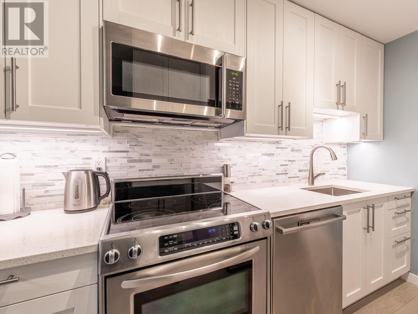 Photo 10 of 205 1011 Fourth Avenue, New Westminster BC