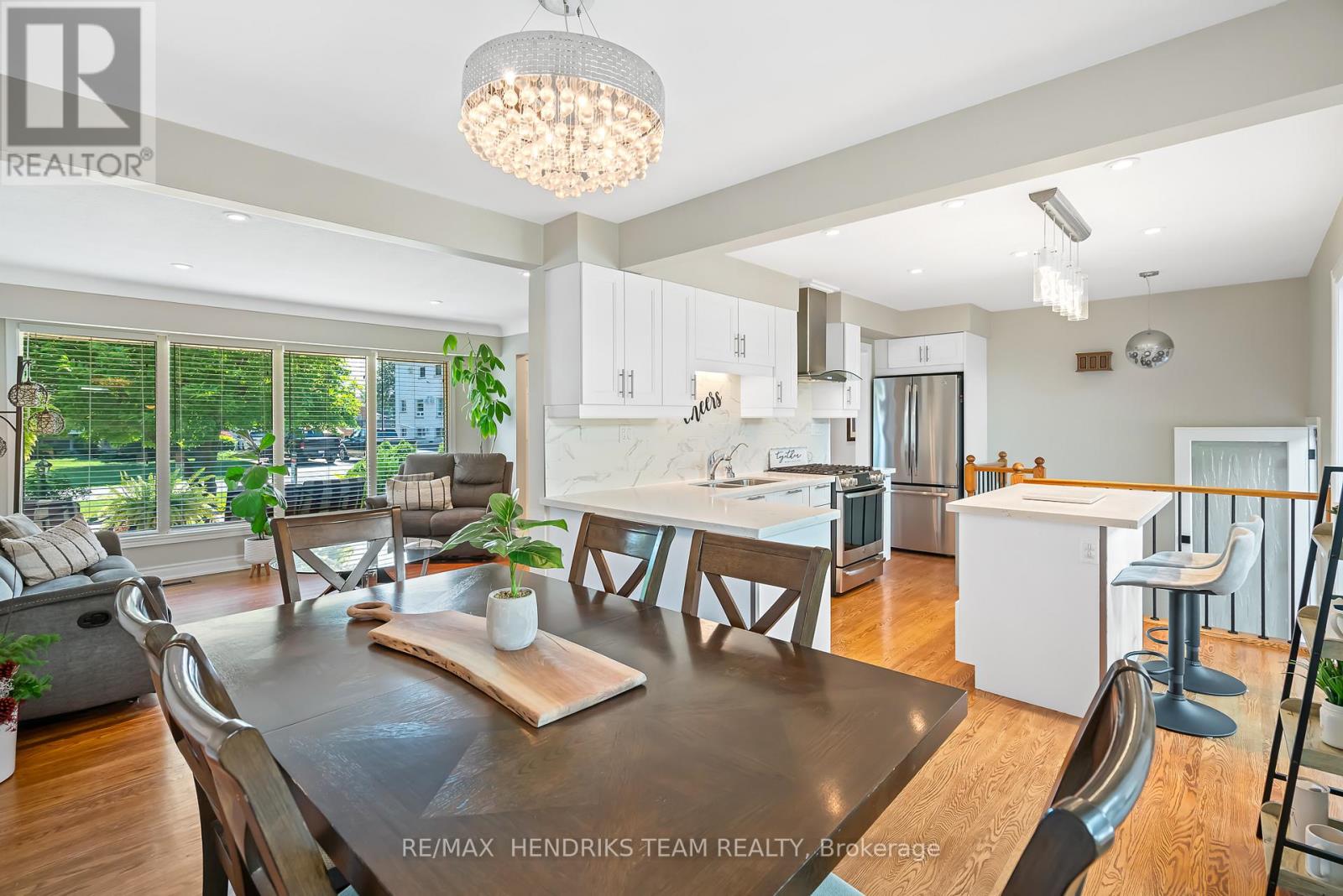 Photo 10 of 7 Kamla Drive, St Catharines ON